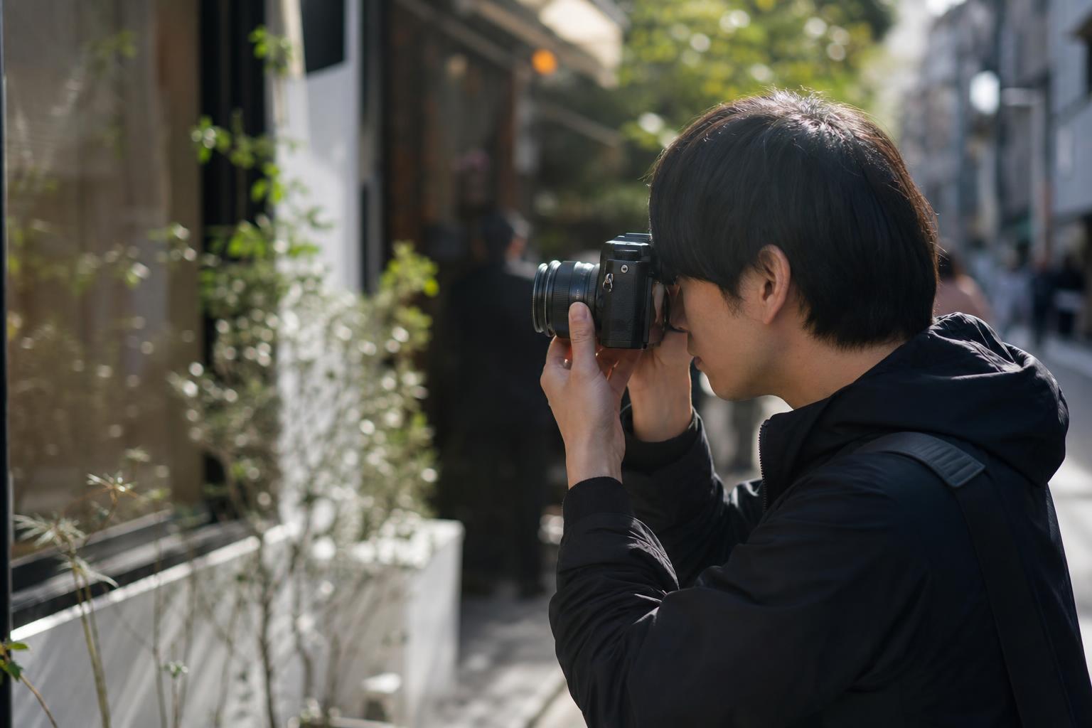 スナップ撮影で活用するCOLOR-SKOPAR 50mm F2.2の使い方