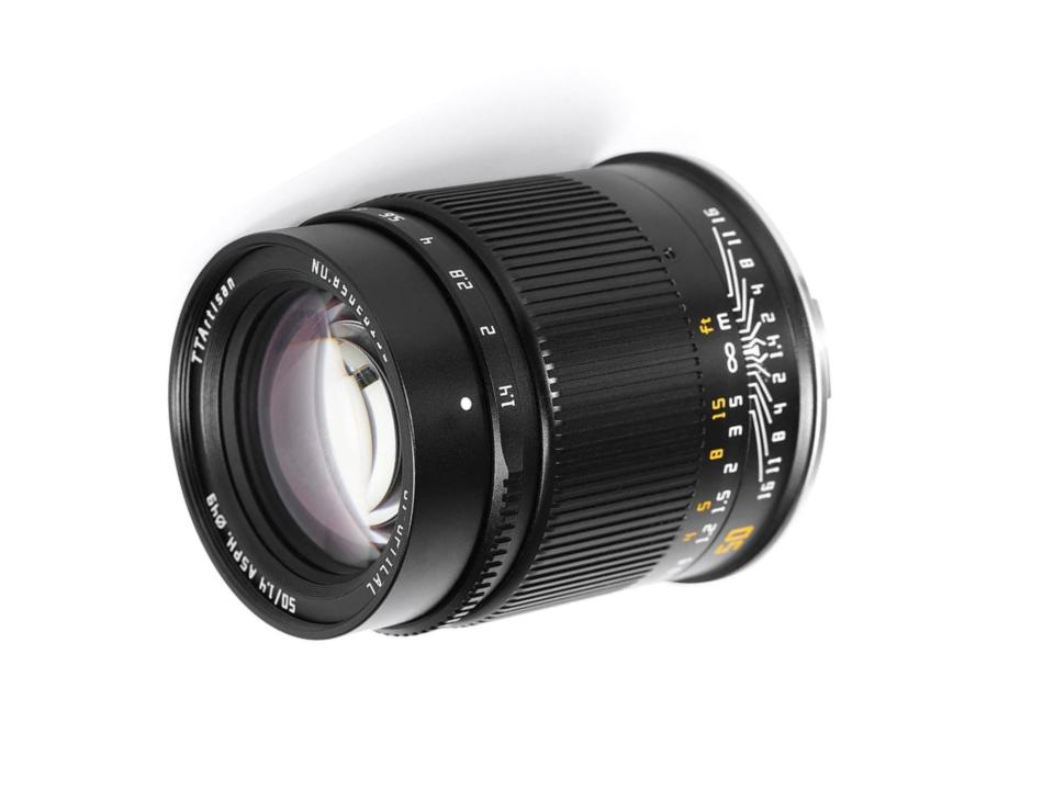 初めての単焦点レンズに最適。ソニーEマウント用「TTArtisan 50mm F2.0