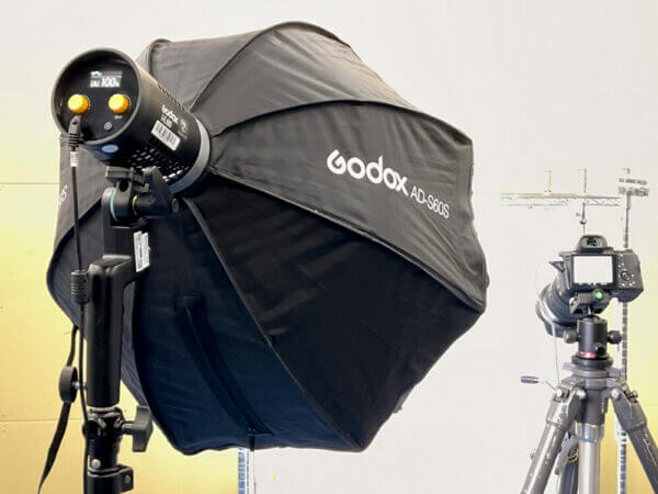 パンダスタジオ社内の撮影にGodox ML60 LEDライトを使用してみました ...